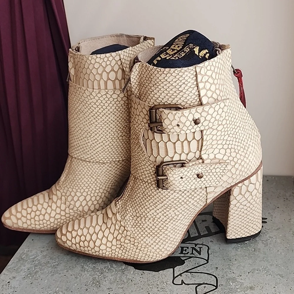 Freebird Joey White Snake boots - Picture 6 of 6